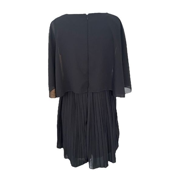 Pretty Little Thing PLT Black Pleated Flowy Dress NWT - Picture 3 of 8